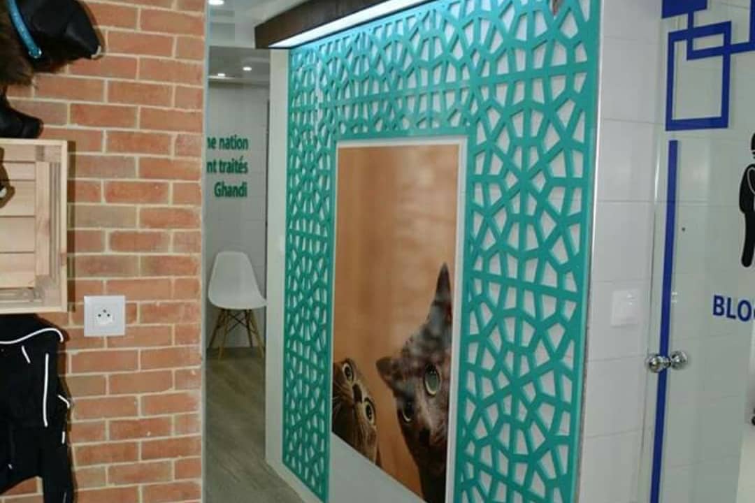 Couloir de la clinique menant au bloc opératoire